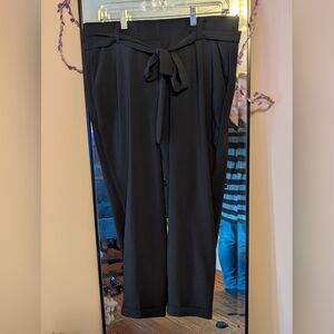 NWT Torrid Crepe Tapered Ankle Length Pants